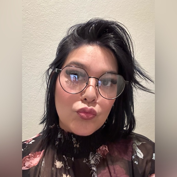 Meet your Posher, Crystal 💕🪩🕺 - Picture 5 of 7